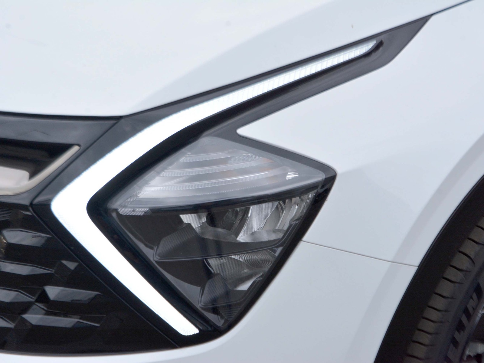 21 - Kia Sportage 1.6 t-gdi mhev 160cv special edition sunroof pack dct