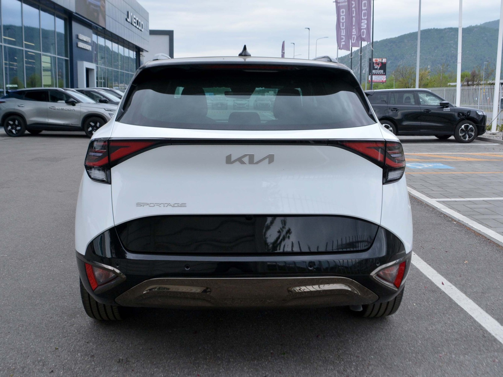 4 - Kia Sportage 1.6 t-gdi mhev 160cv special edition sunroof pack dct