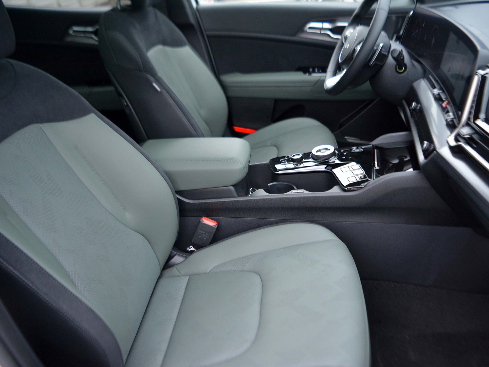 5 - Kia Sportage 1.6 t-gdi mhev 160cv special edition sunroof pack dct