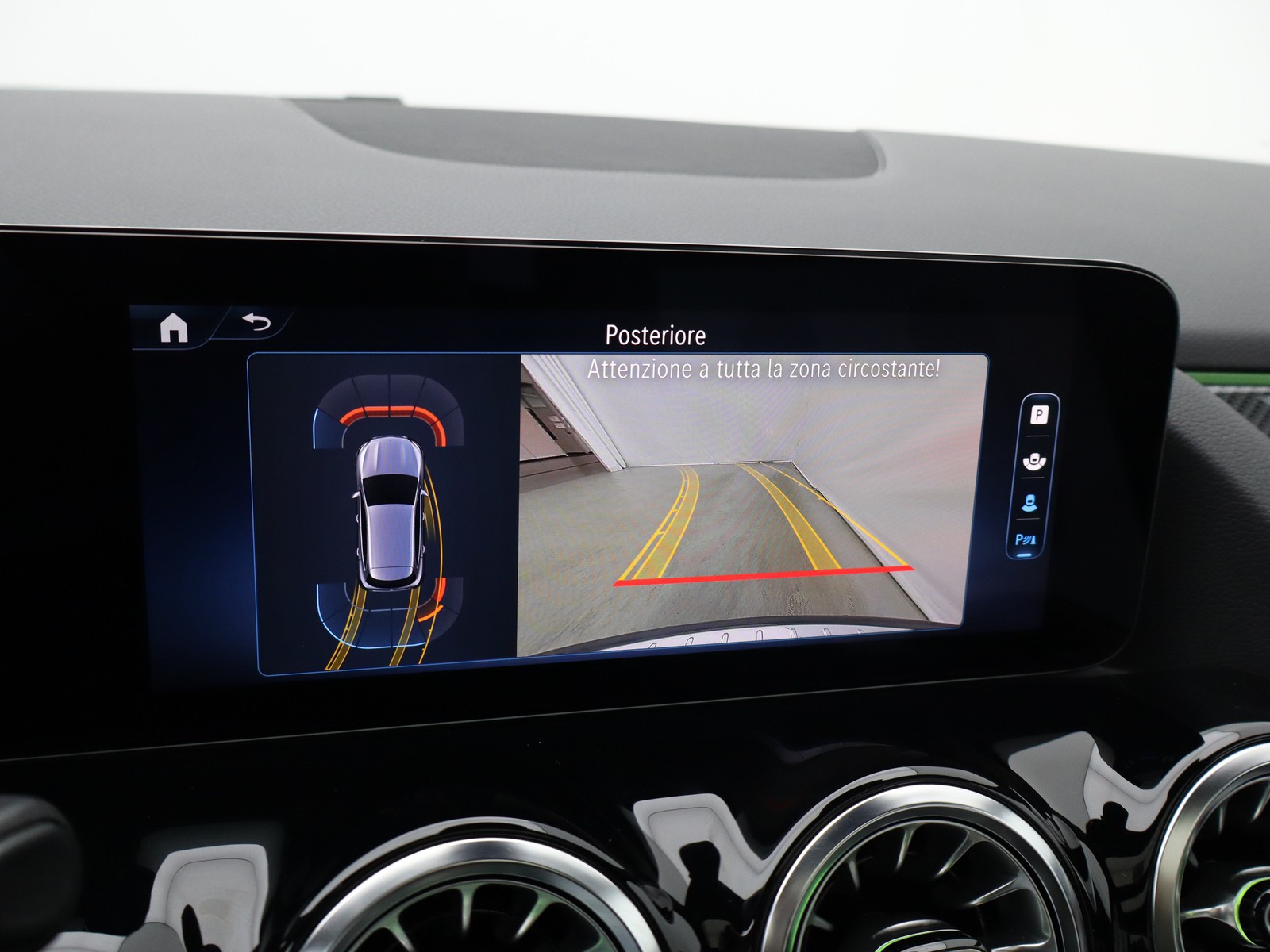 11 - Mercedes GLA 250 amg line premium plus 4matic 8g-dct