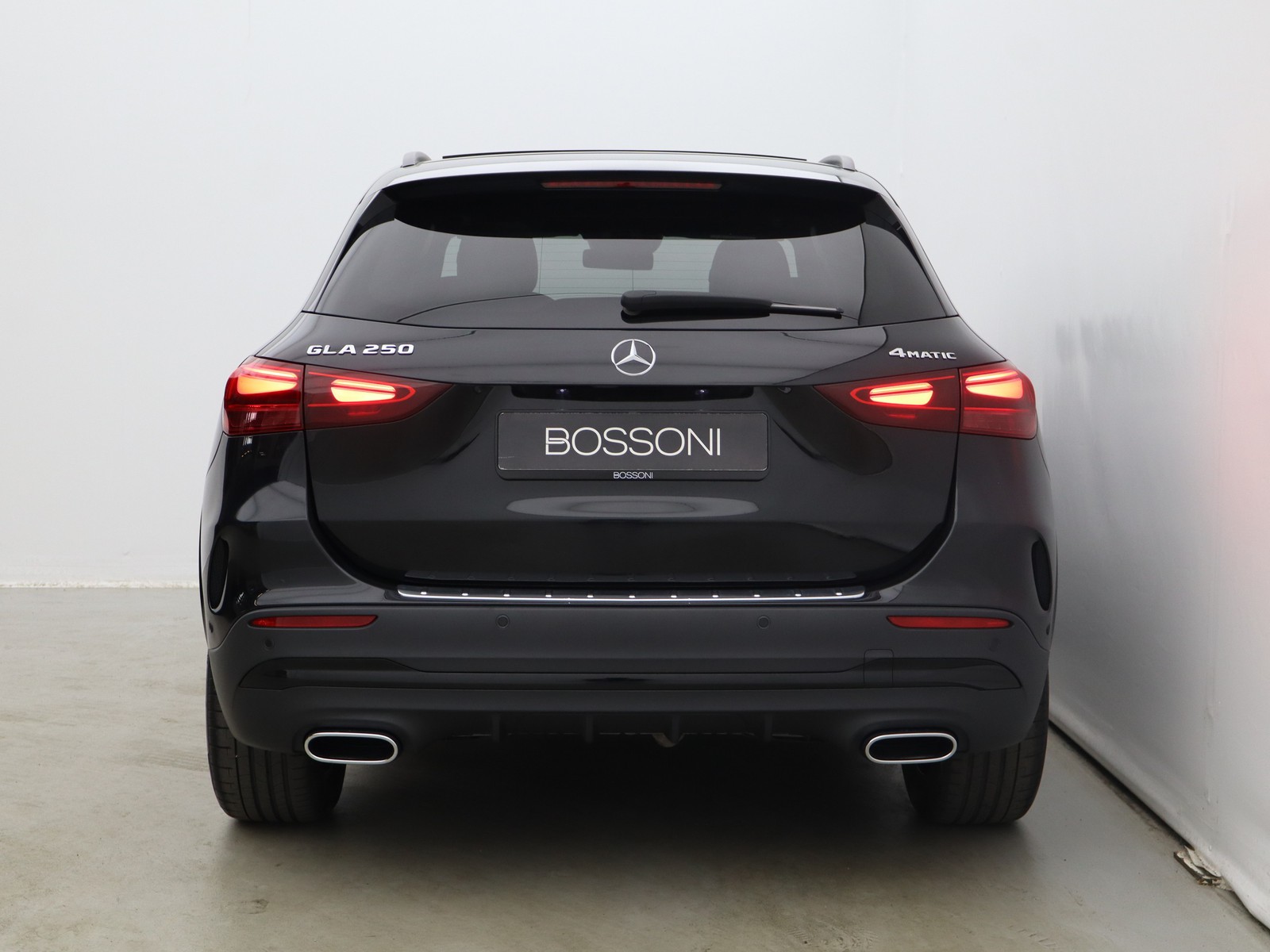 6 - Mercedes GLA 250 amg line premium plus 4matic 8g-dct