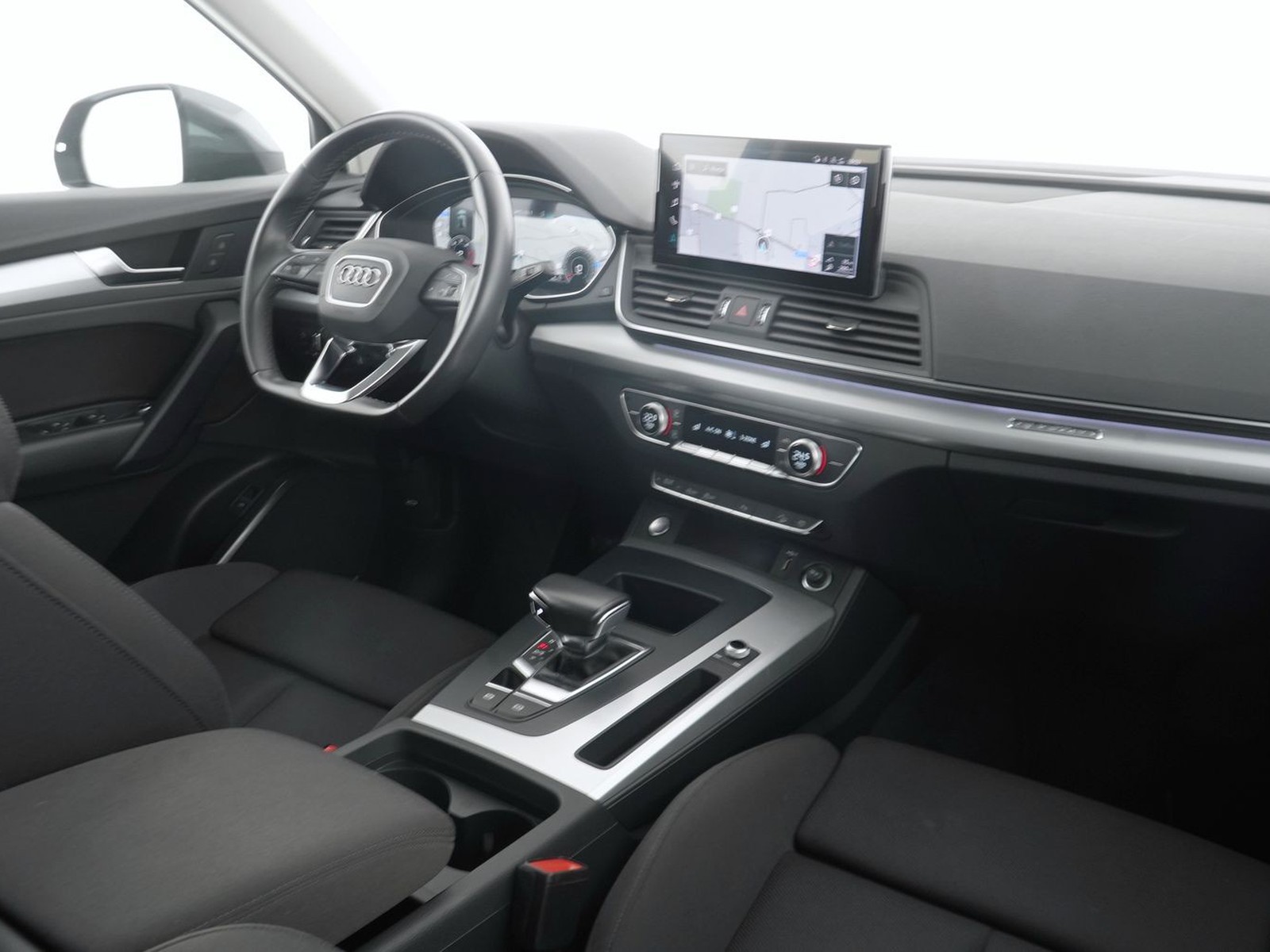 4 - Audi Q5 40 2.0 tdi mhev 12v s line quattro s tronic