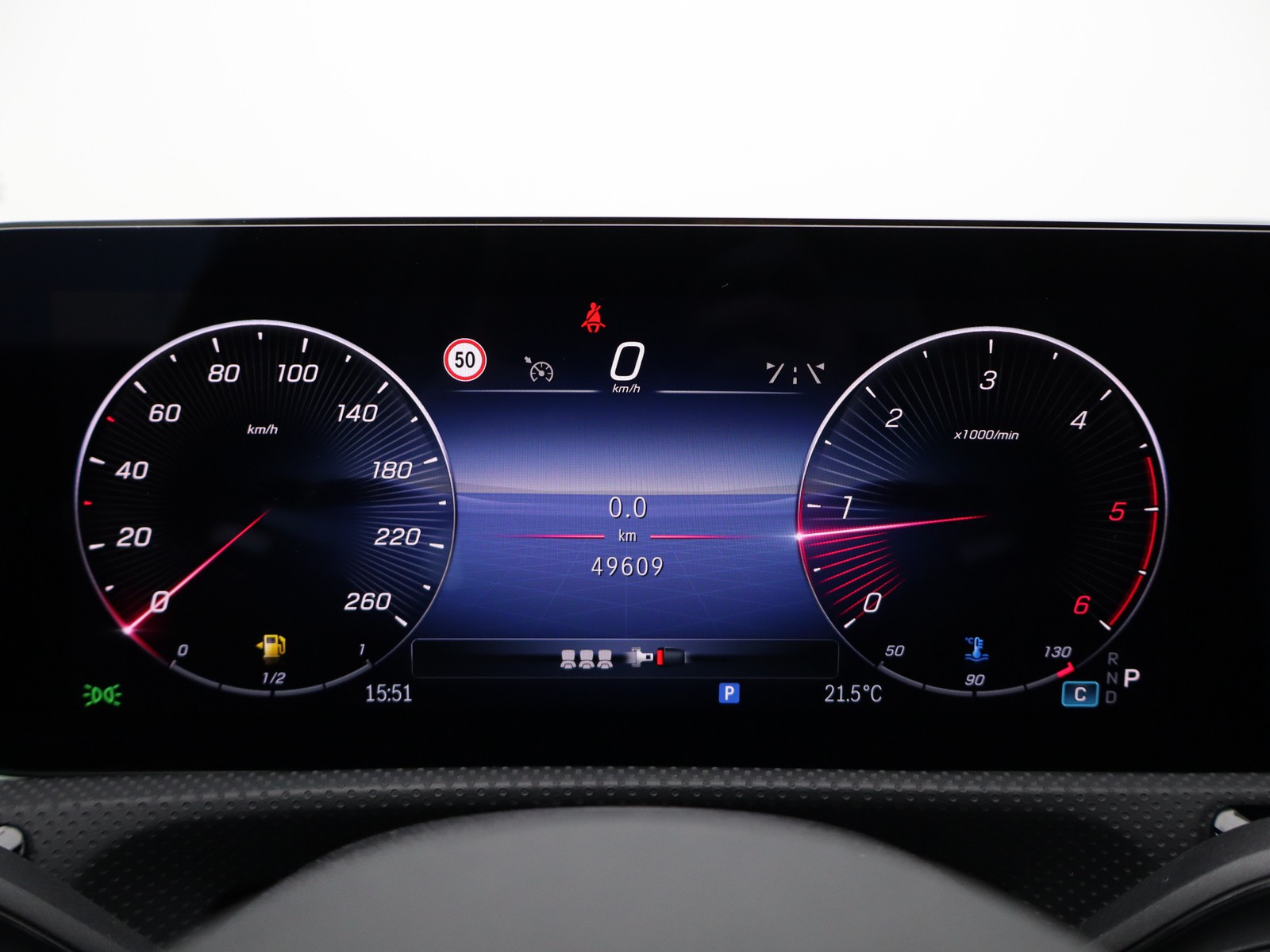 9 - Mercedes CLA shooting brake 200 d amg line premium 8g-dct