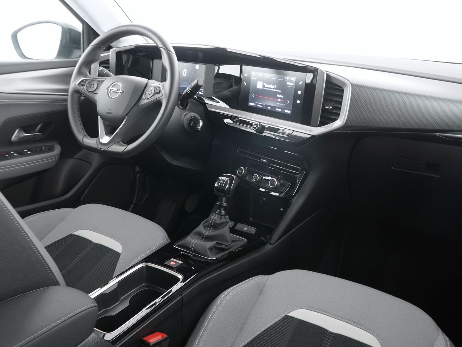 6 - Opel Mokka 1.2 t 100cv elegance s&s