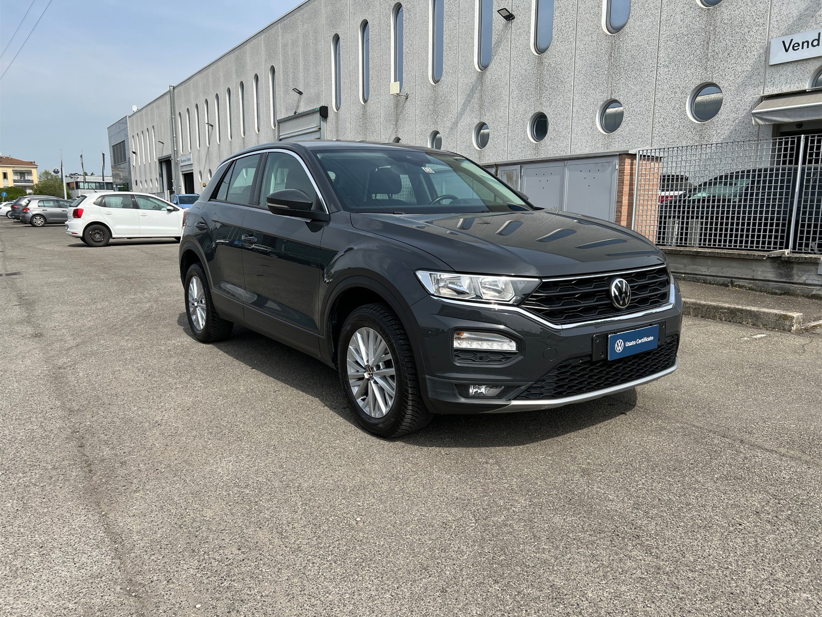 2 - Volkswagen T-Roc 1.5 tsi act style dsg
