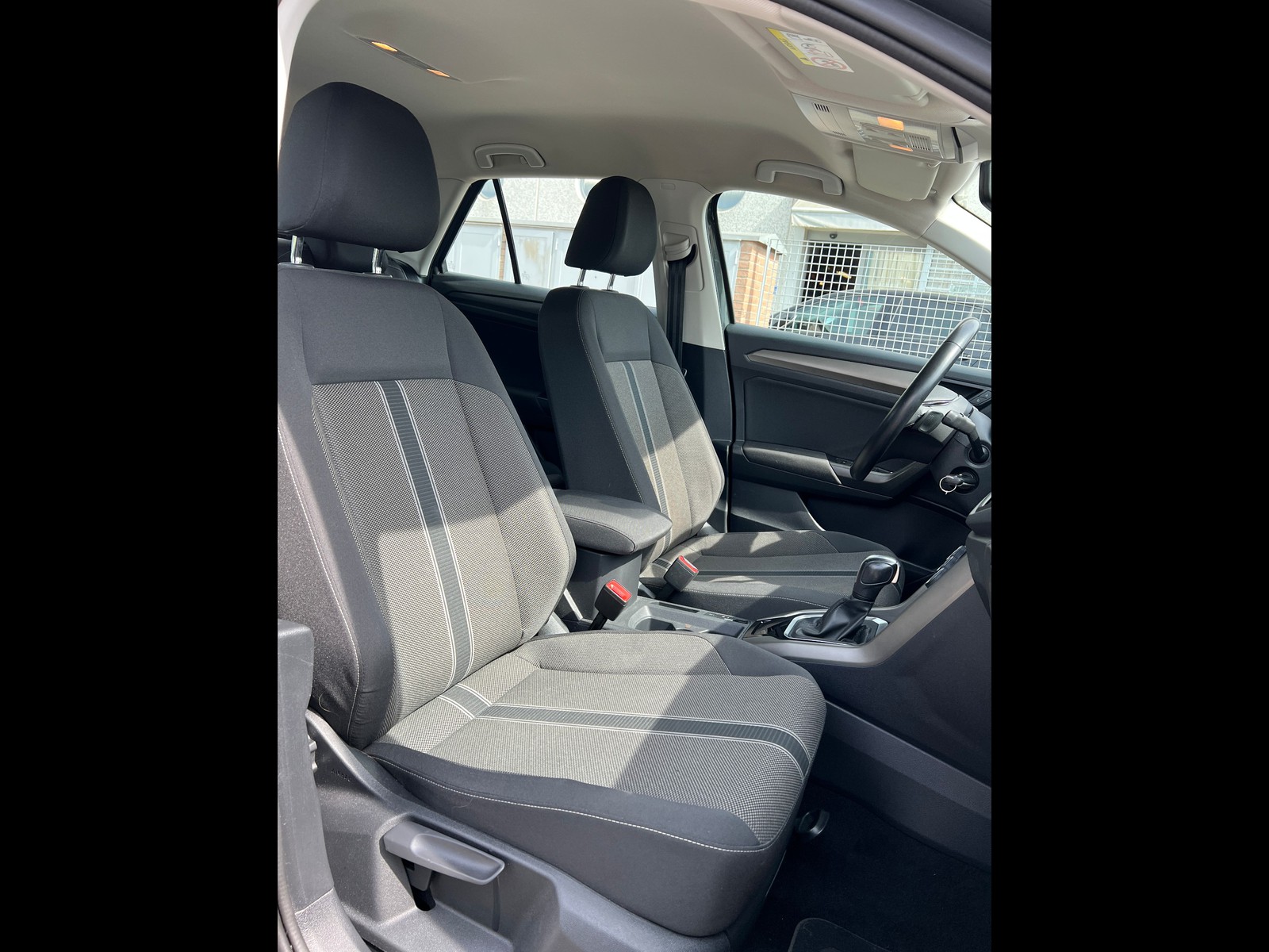 12 - Volkswagen T-Roc 1.5 tsi act style dsg