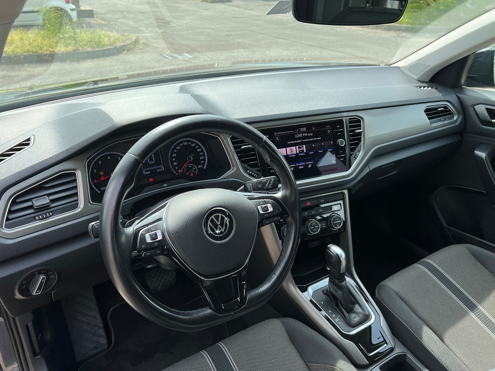 6 - Volkswagen T-Roc 1.5 tsi act style dsg