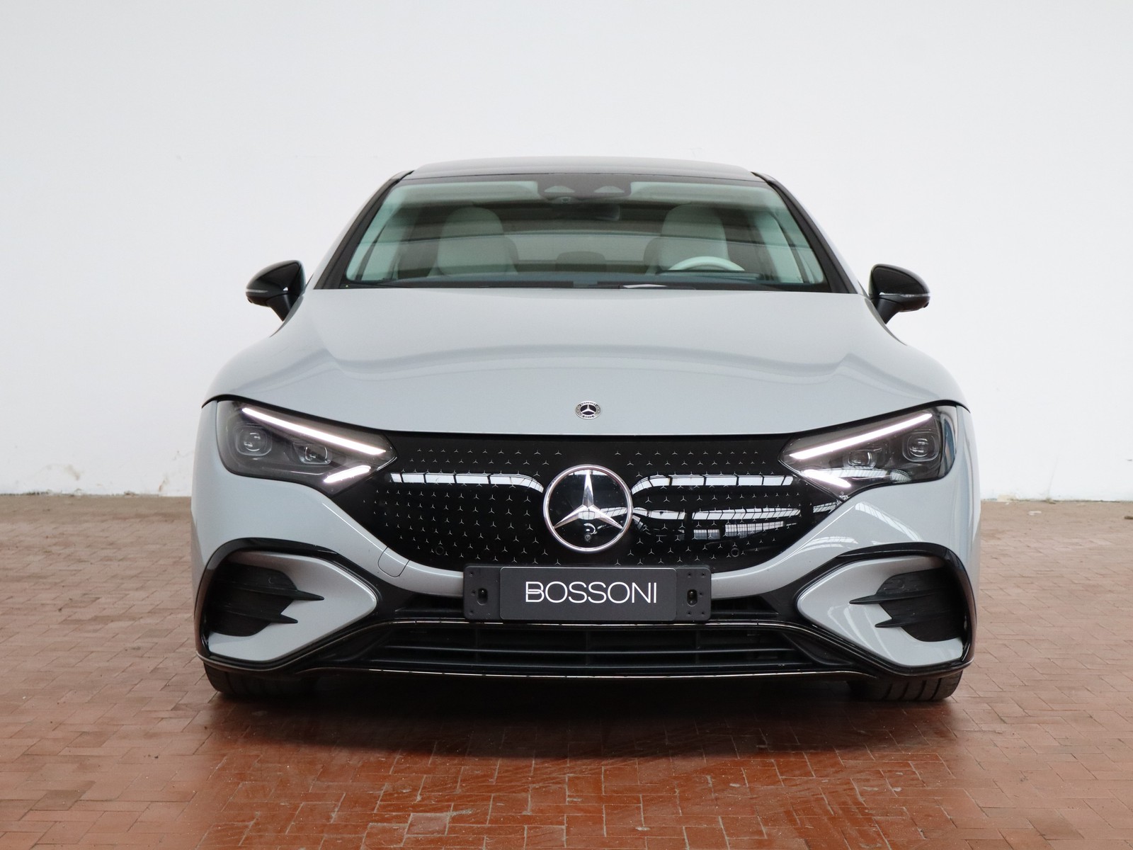2 - Mercedes EQE 350 premium plus 4matic