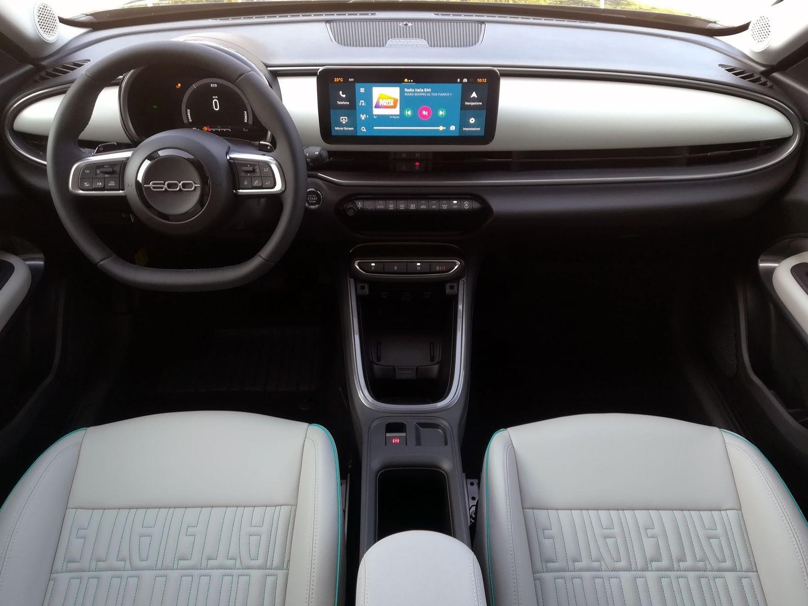 8 - Fiat 600 1.2 hybrid 110cv la prima ii edct