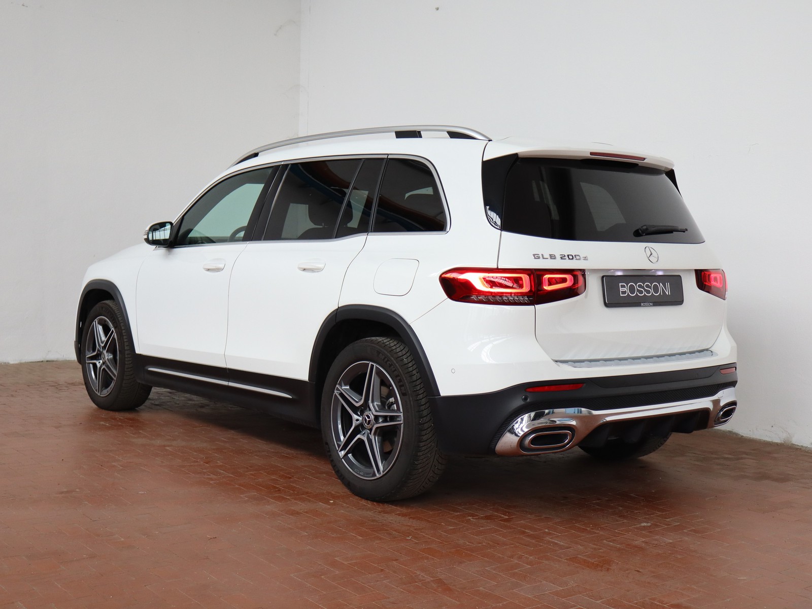 5 - Mercedes GLB 200 d premium 8g-dct