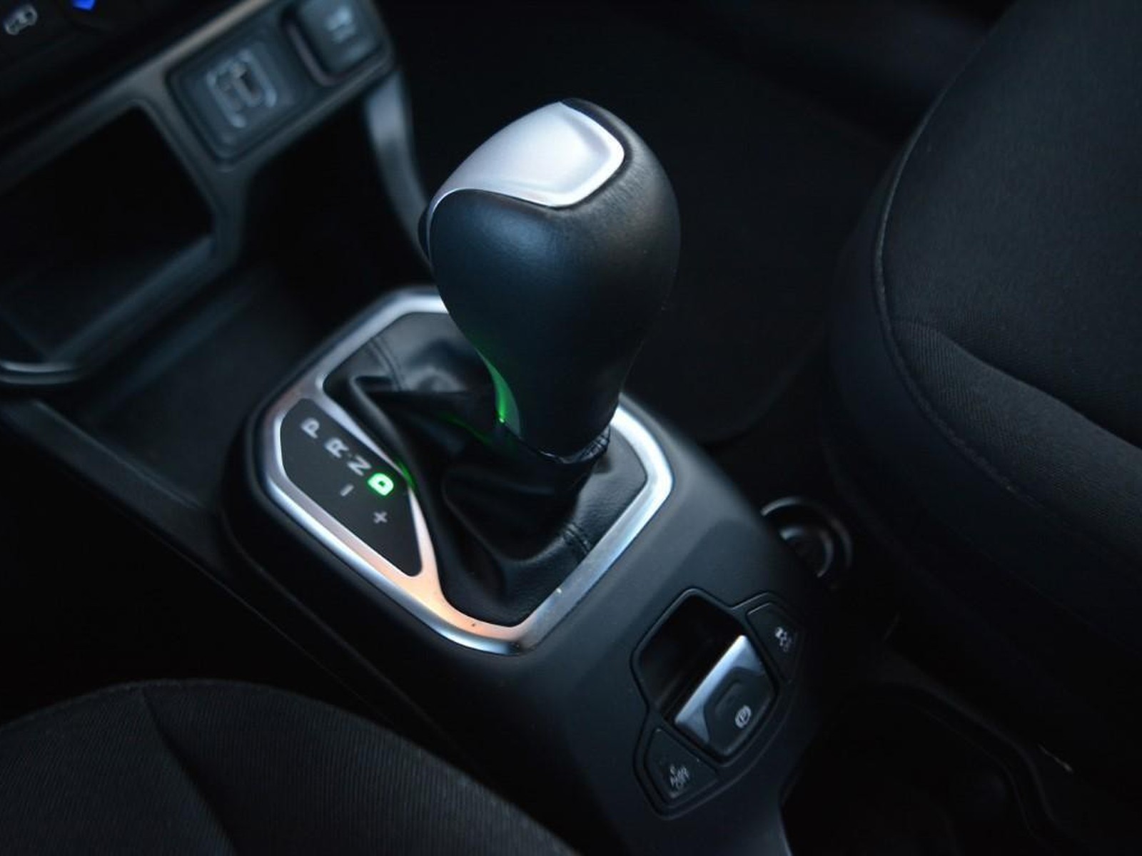 12 - Jeep Renegade 1.5 turbo t4 mhev summit 2wd