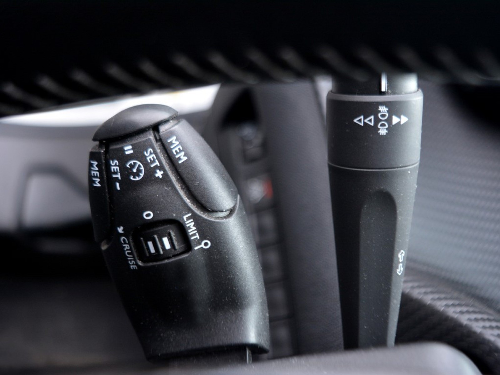 17 - Peugeot 2008 1.2 puretech 130cv allure pack s&s
