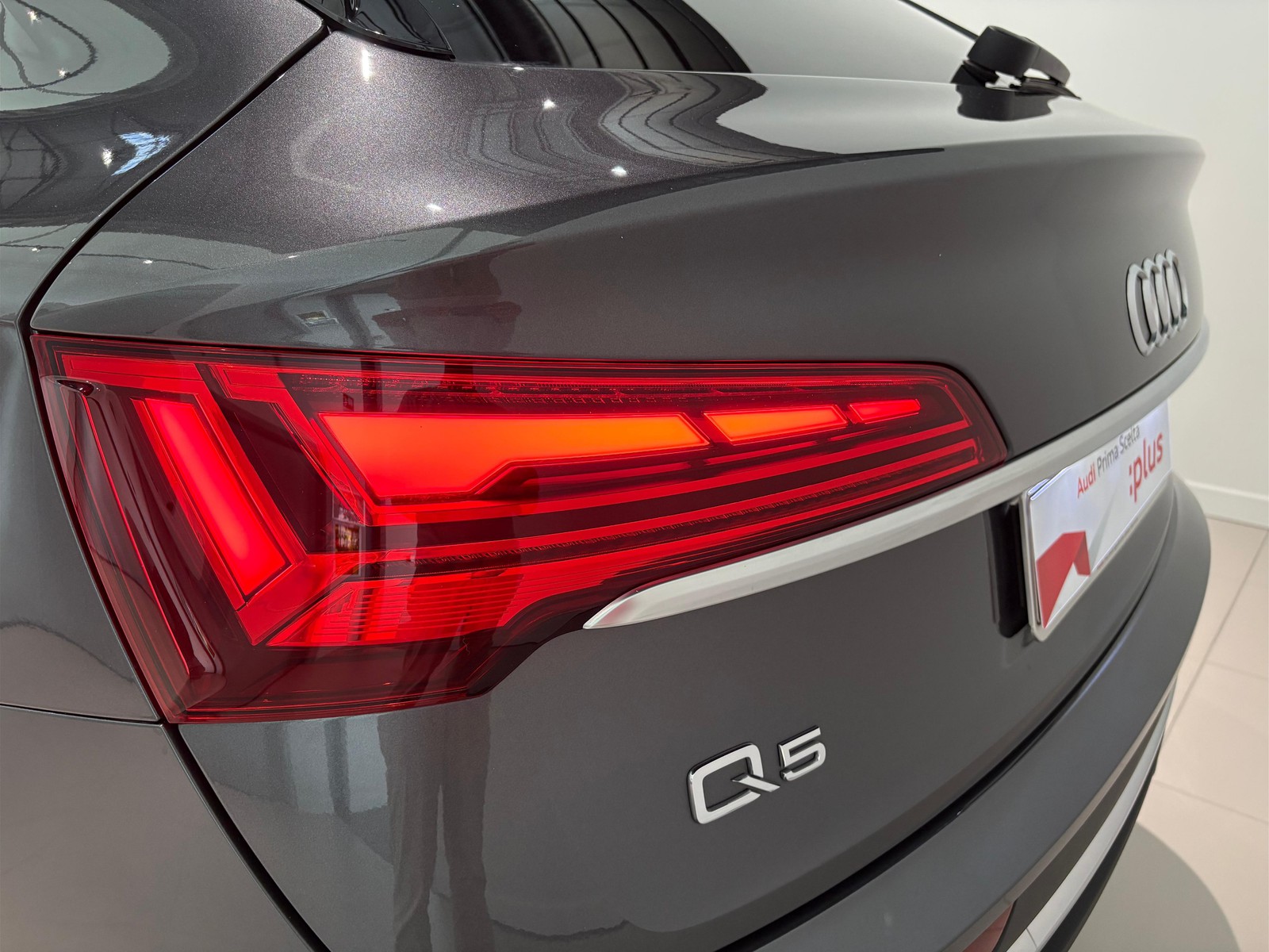 28 - Audi Q5 sportback 40 2.0 tdi mhev 12v s line quattro s tronic