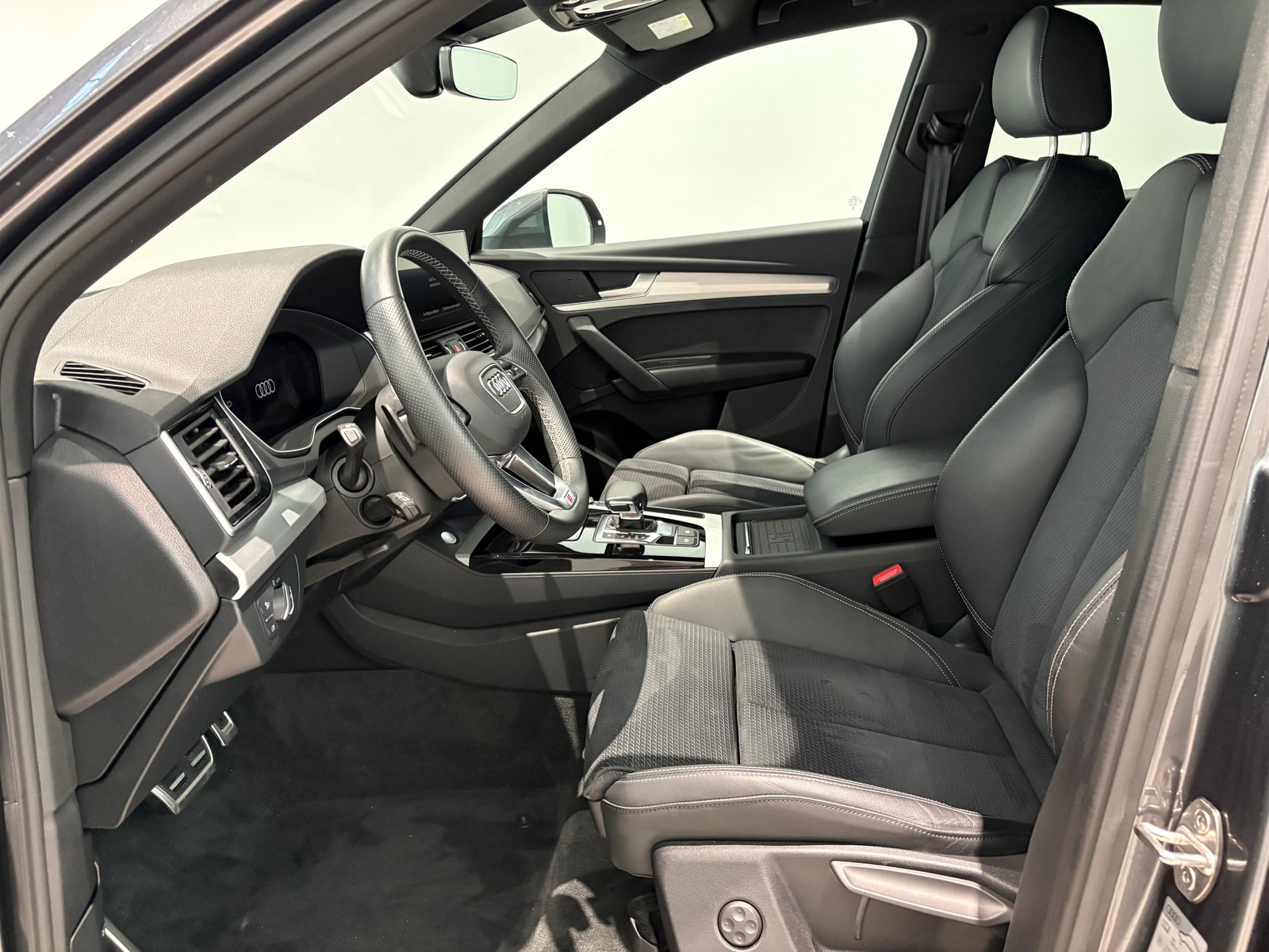 8 - Audi Q5 sportback 40 2.0 tdi mhev 12v s line quattro s tronic