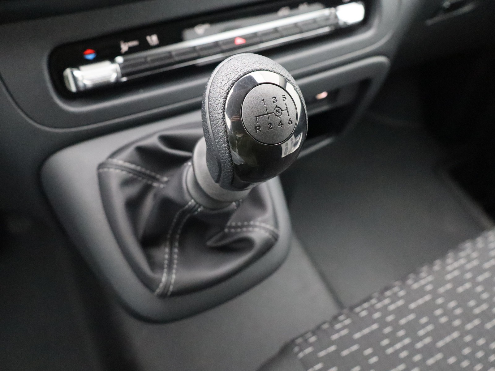 11 - Mercedes Vans Vito Furgone PRO 110 CDI Long