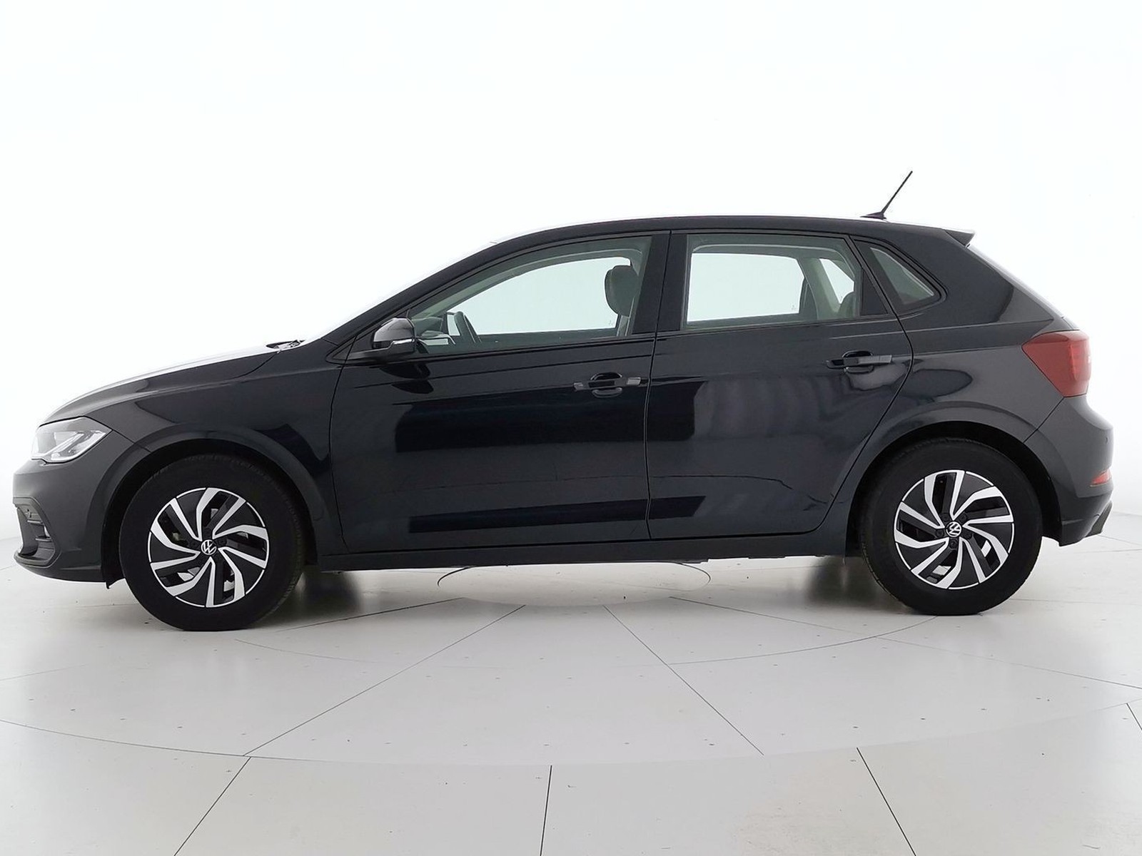 3 - Volkswagen Polo 1.0 tsi 95cv life dsg