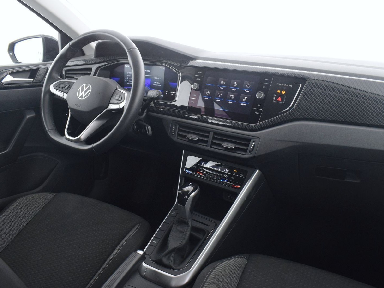 6 - Volkswagen Polo 1.0 tsi 95cv life dsg