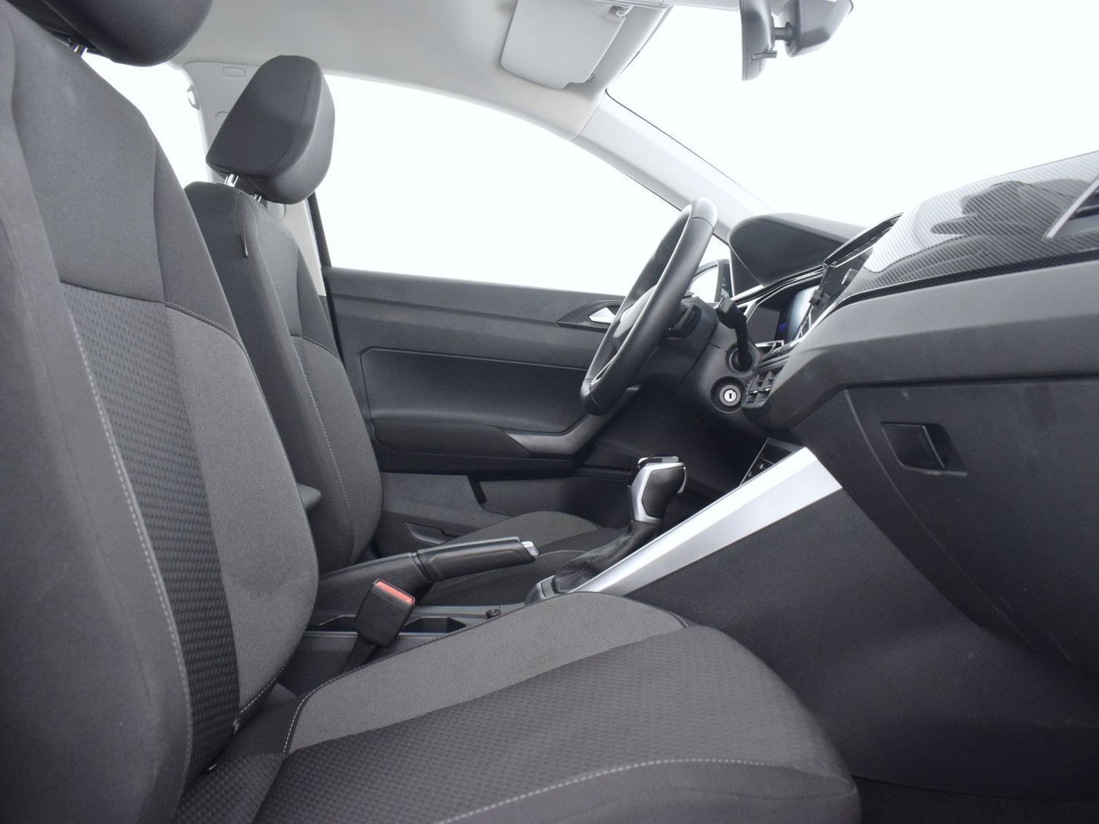 8 - Volkswagen Polo 1.0 tsi 95cv life dsg