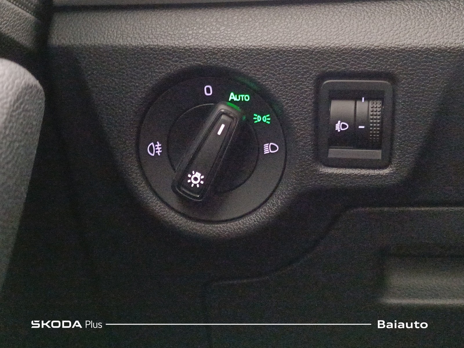 18 - Skoda Kamiq 1.0 tsi 110cv ambition