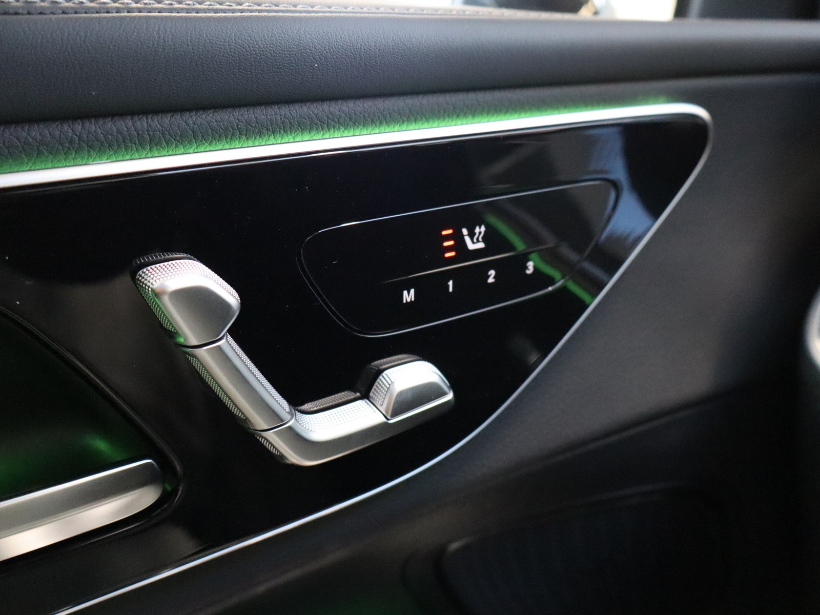 15 - Mercedes GLC coupe 300 d amg line premium 4matic 9g-tronic