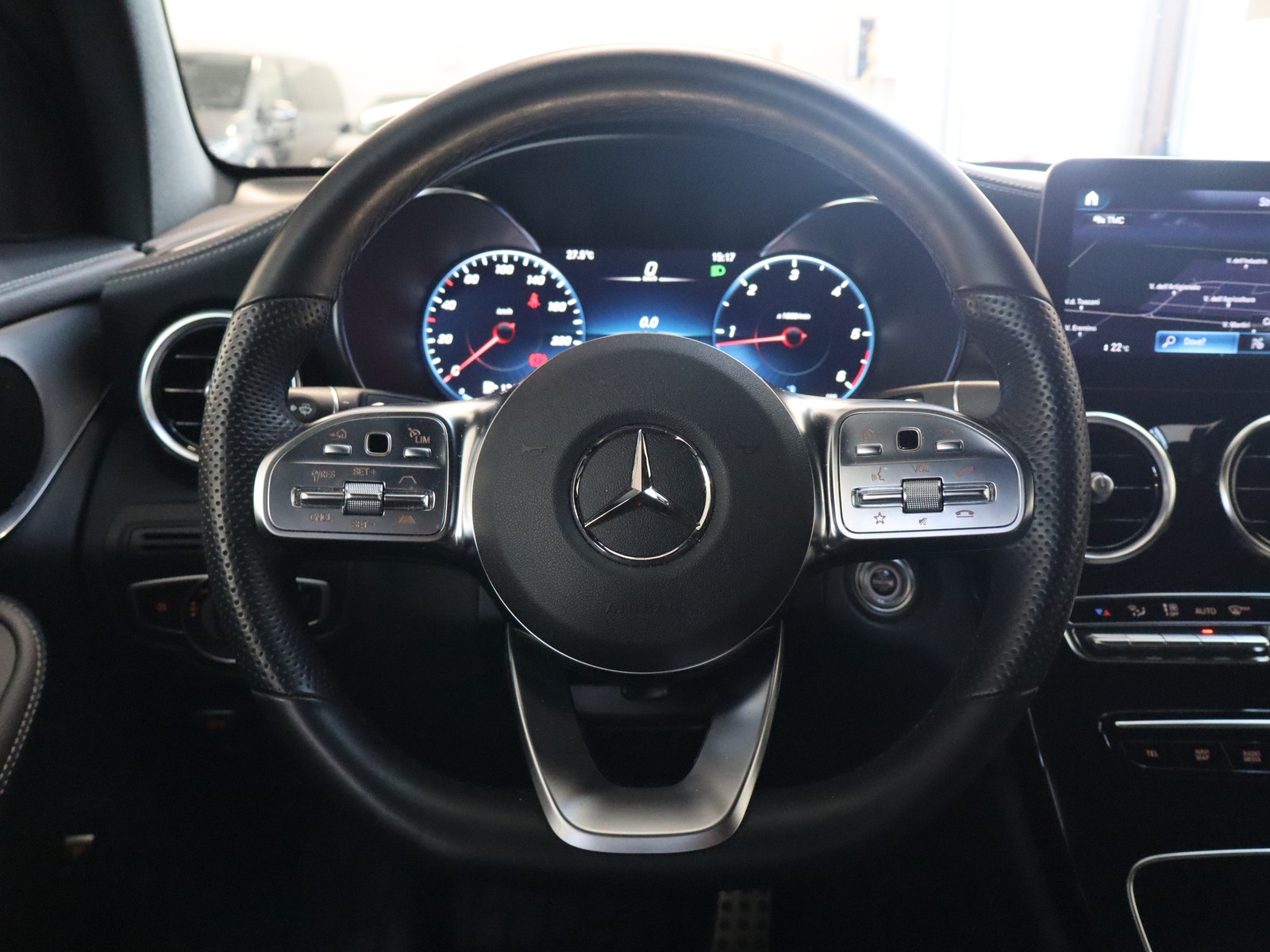 17 - Mercedes GLC coupe 220 d premium 4matic 9g-tronic plus