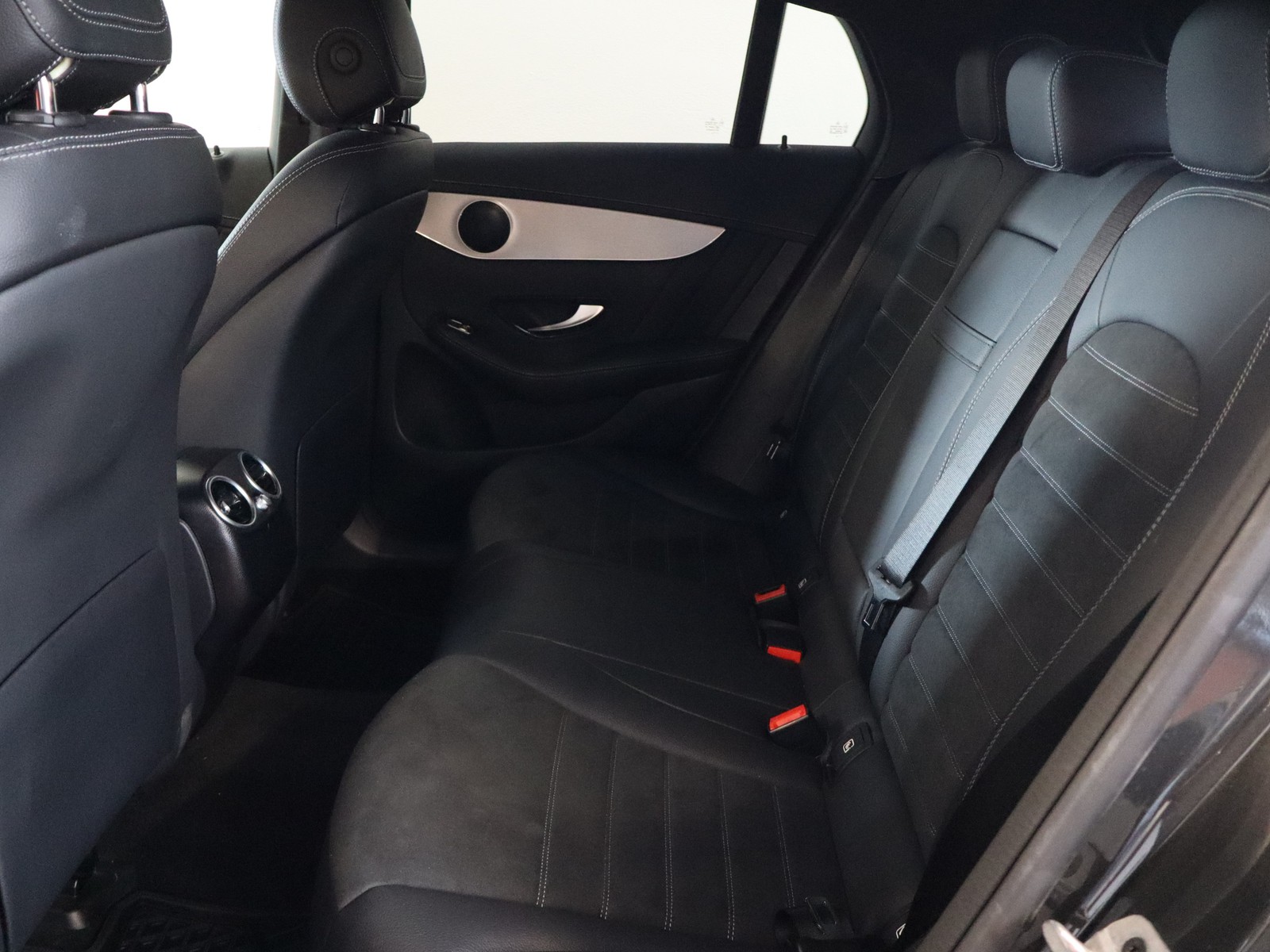 8 - Mercedes GLC coupe 220 d premium 4matic 9g-tronic plus