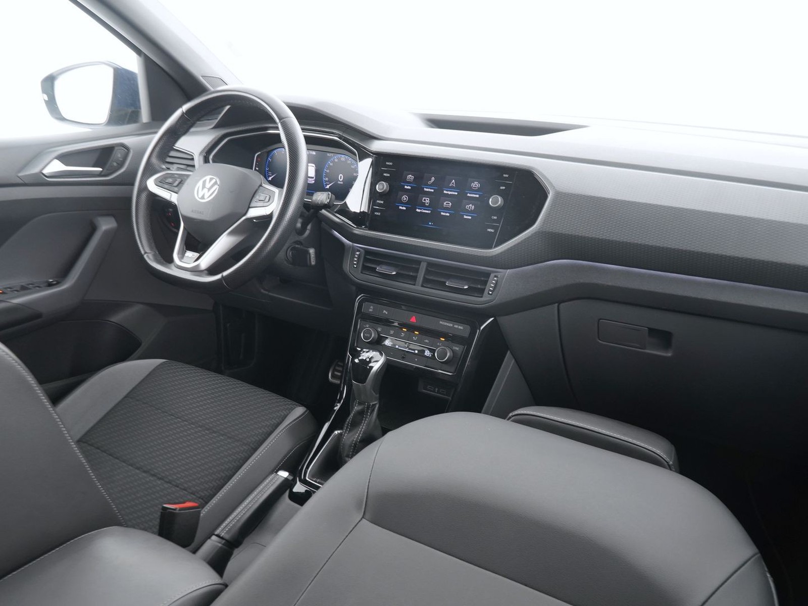 6 - Volkswagen T-Cross 1.0 tsi 110cv advanced
