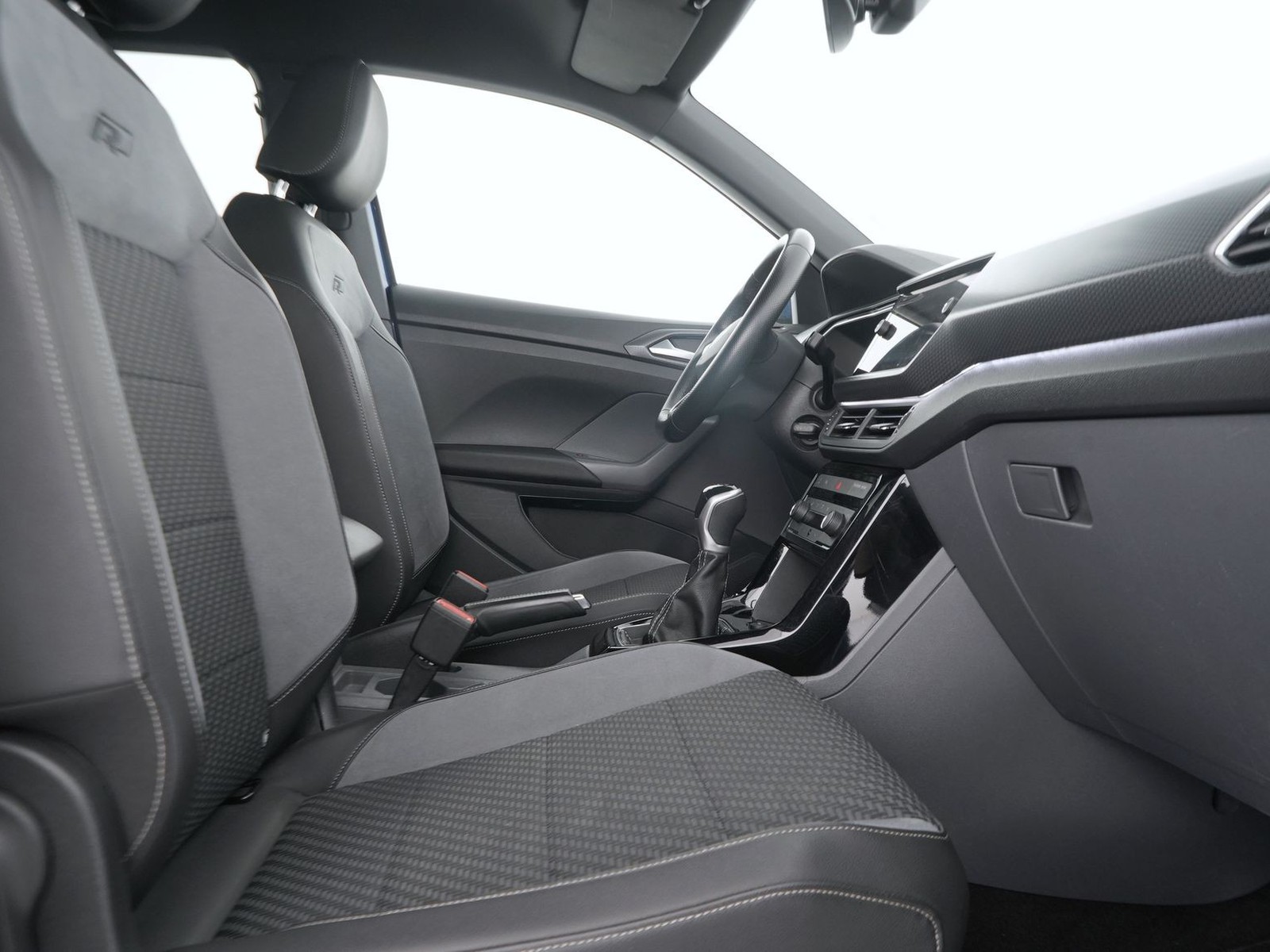 8 - Volkswagen T-Cross 1.0 tsi 110cv advanced