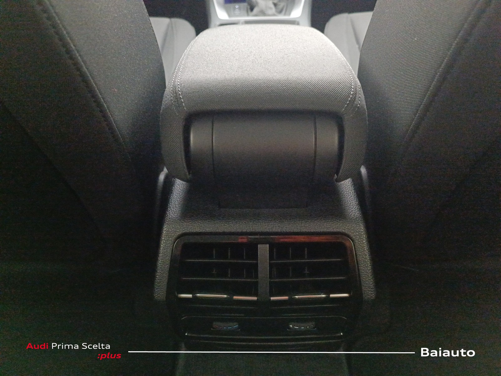 14 - Audi Q3 35 2.0 tdi business advanced s tronic