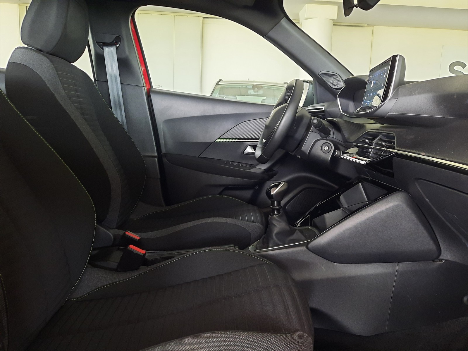 9 - Peugeot 2008 1.2 puretech 100cv active s&s