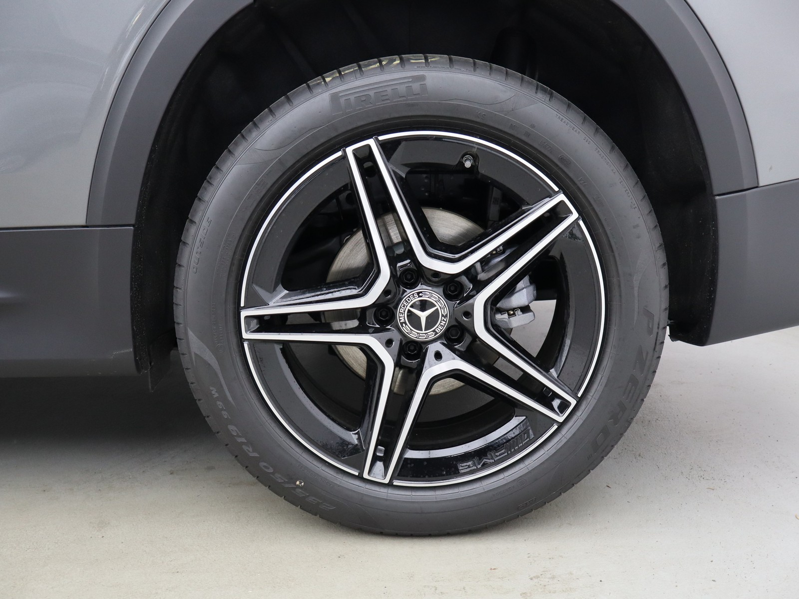 4 - Mercedes GLB 200 d amg line premium 8g-dct