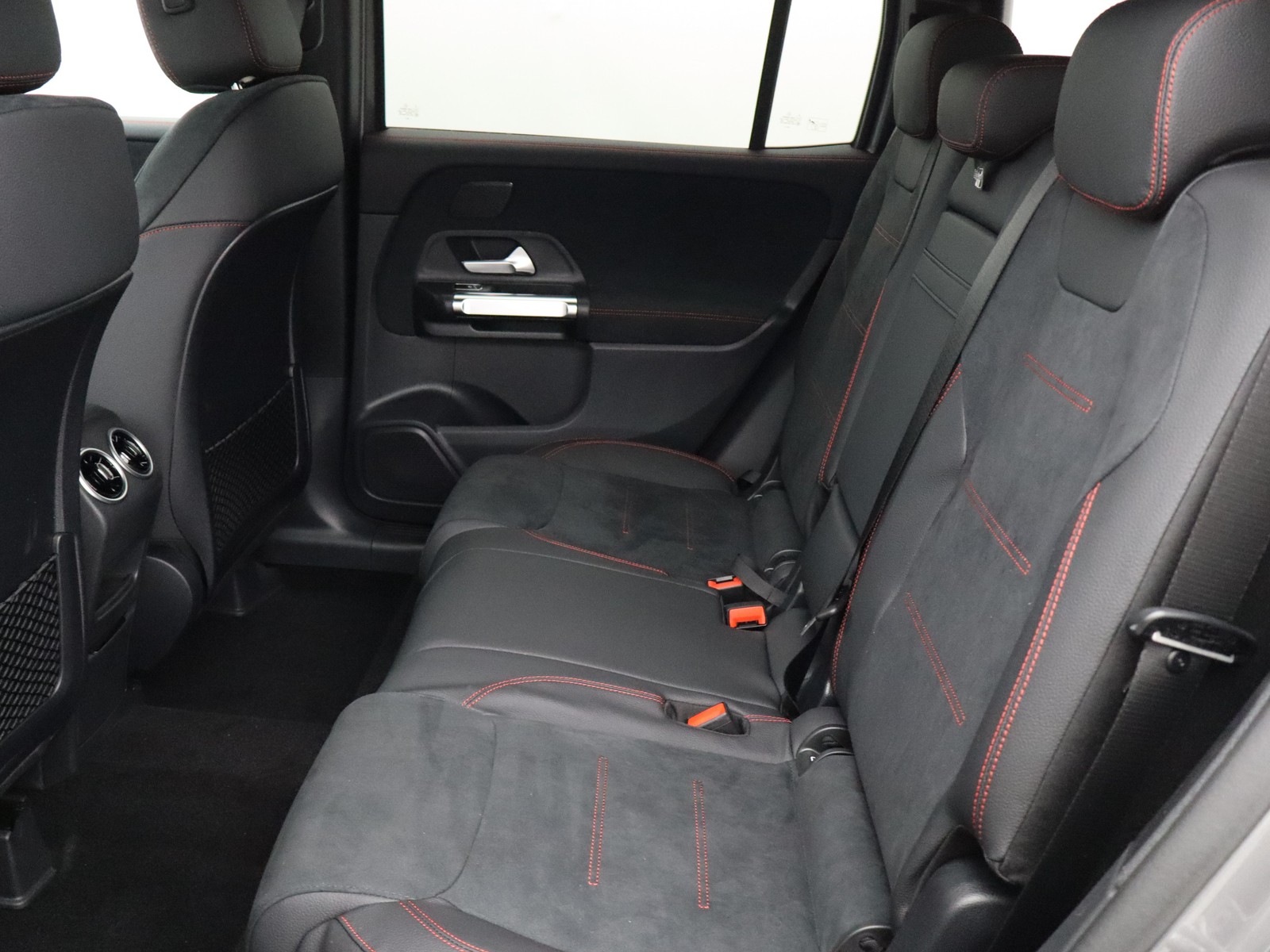 8 - Mercedes GLB 200 d amg line premium 8g-dct