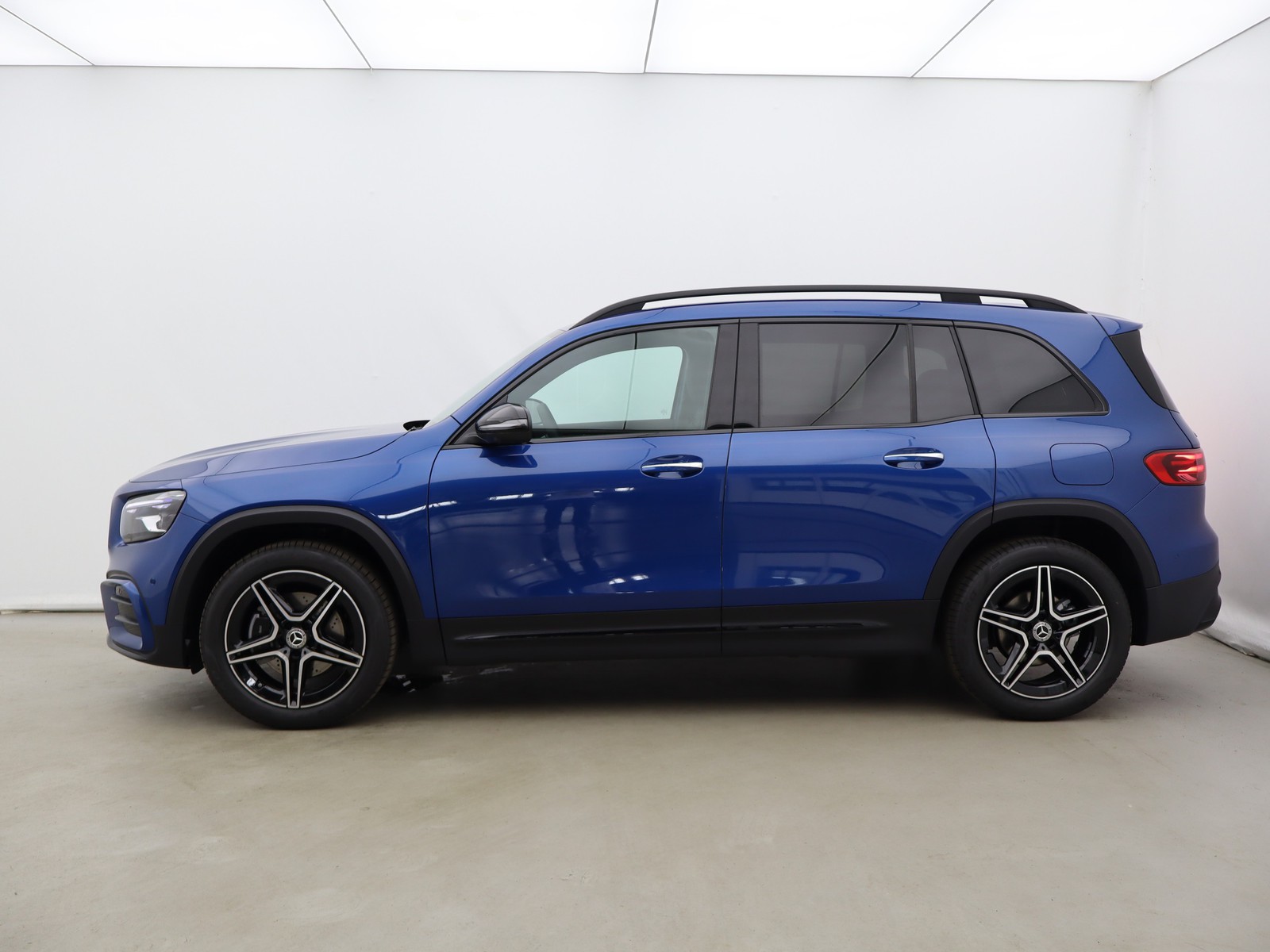 3 - Mercedes GLB 200 d amg line premium 4matic 8g-dct