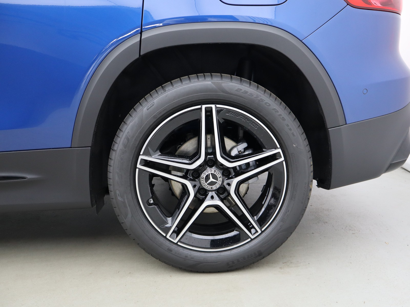 4 - Mercedes GLB 200 d amg line premium 4matic 8g-dct