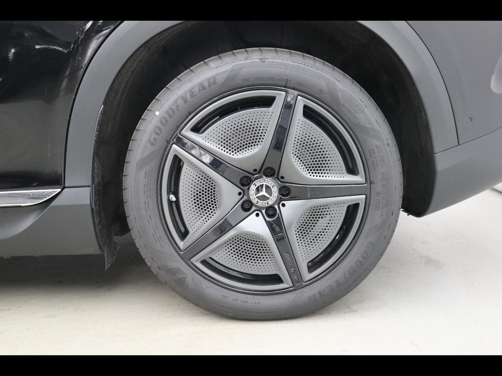 4 - Mercedes EQE suv 350 amg line premium 4matic