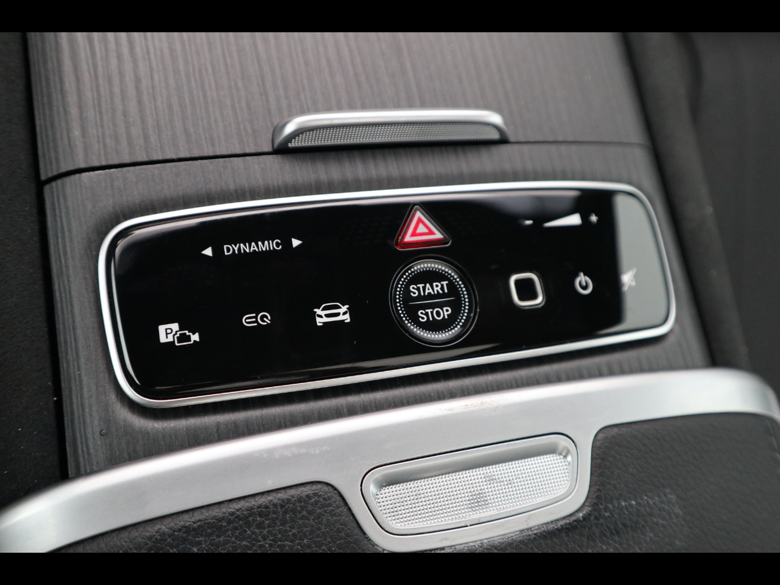 16 - Mercedes EQE suv 350 amg line premium plus 4matic