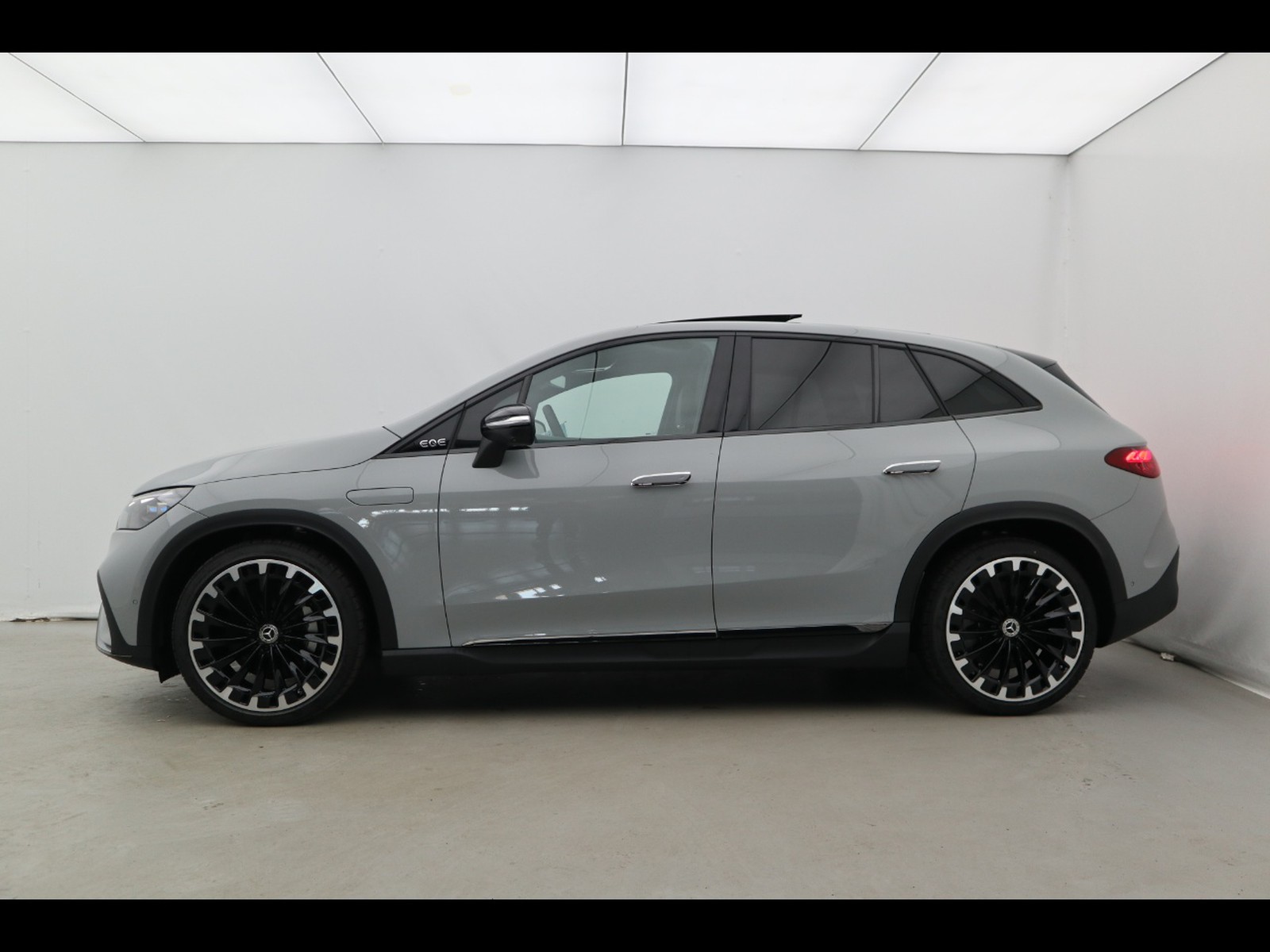 3 - Mercedes EQE suv 350 amg line premium plus 4matic