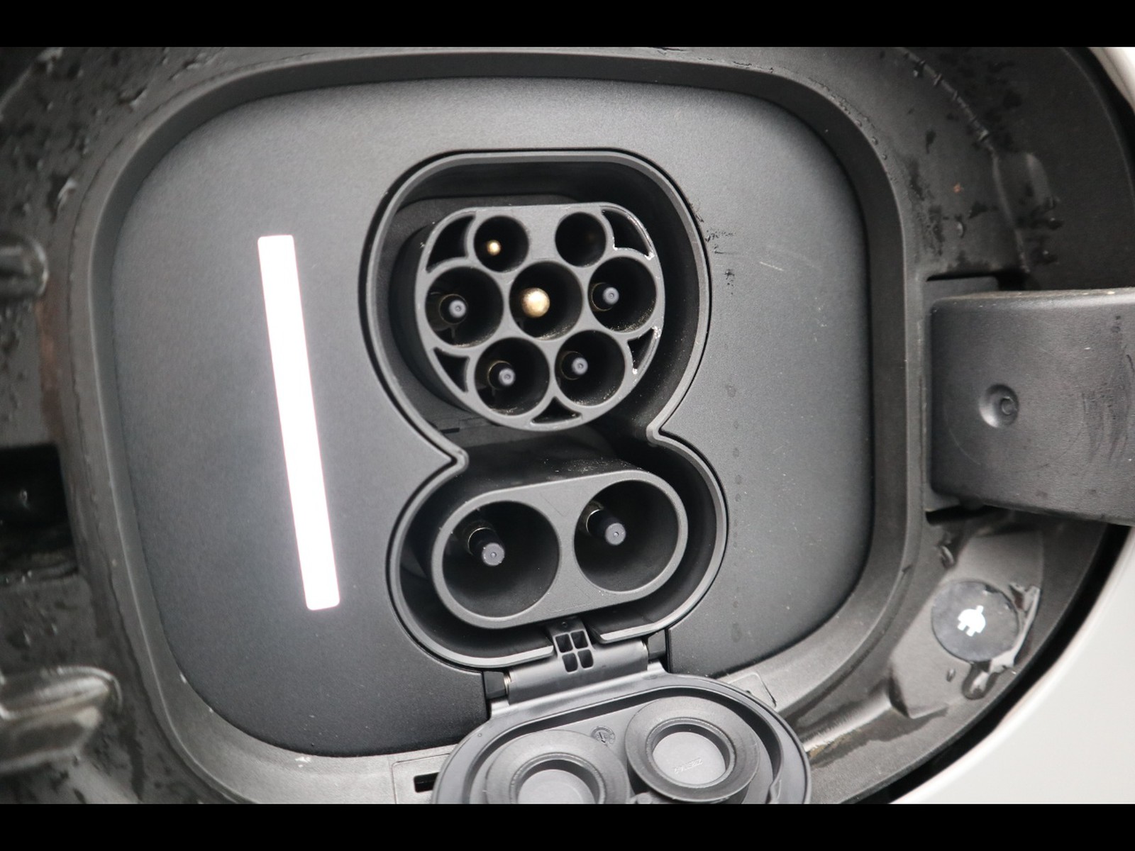 21 - Mercedes EQE suv 350 amg line premium plus 4matic