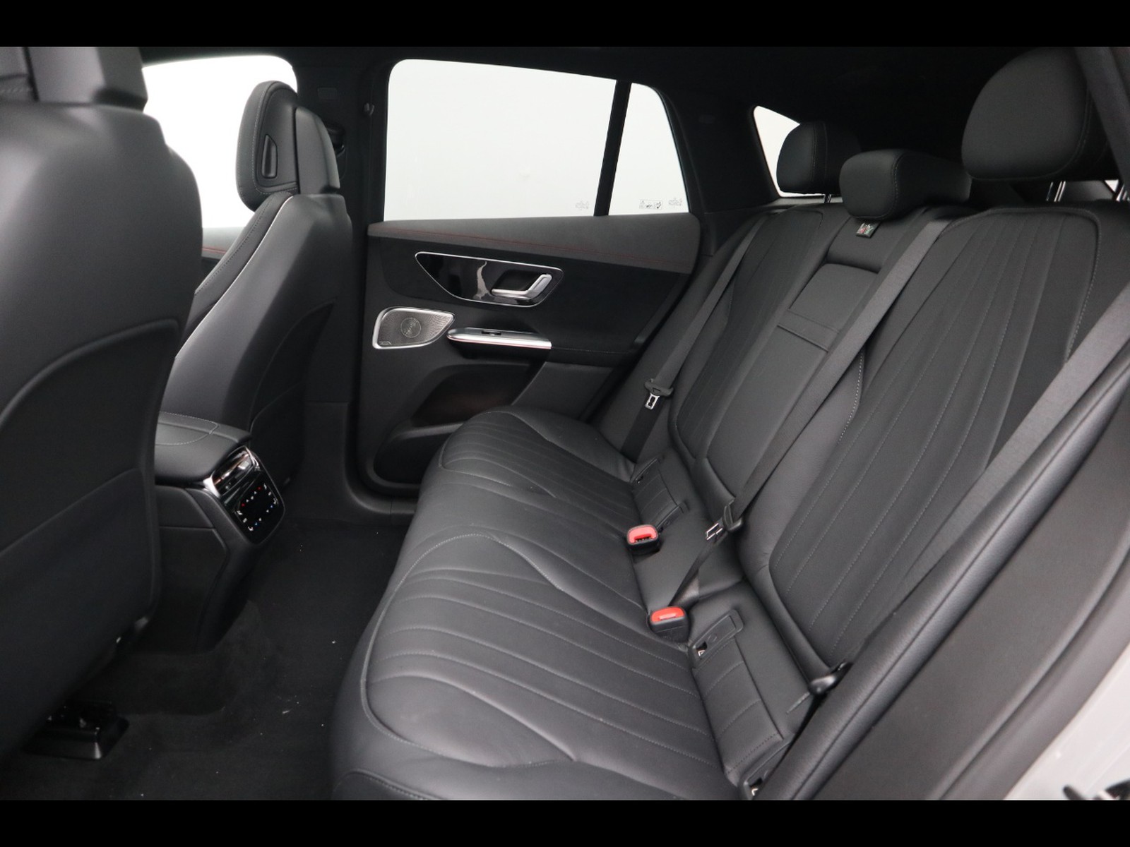 8 - Mercedes EQE suv 350 amg line premium plus 4matic