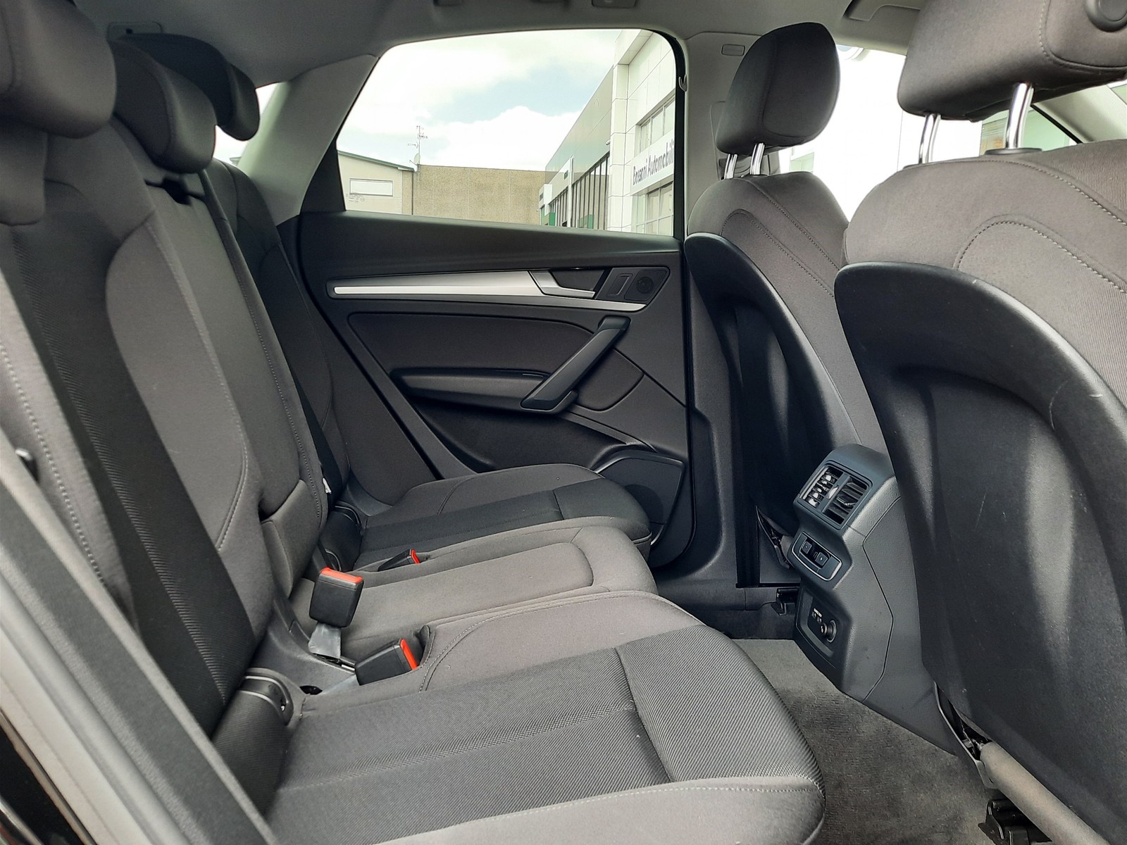 12 - Audi Q5 sportback 50 2.0 tfsi e business advanced quattro s tronic