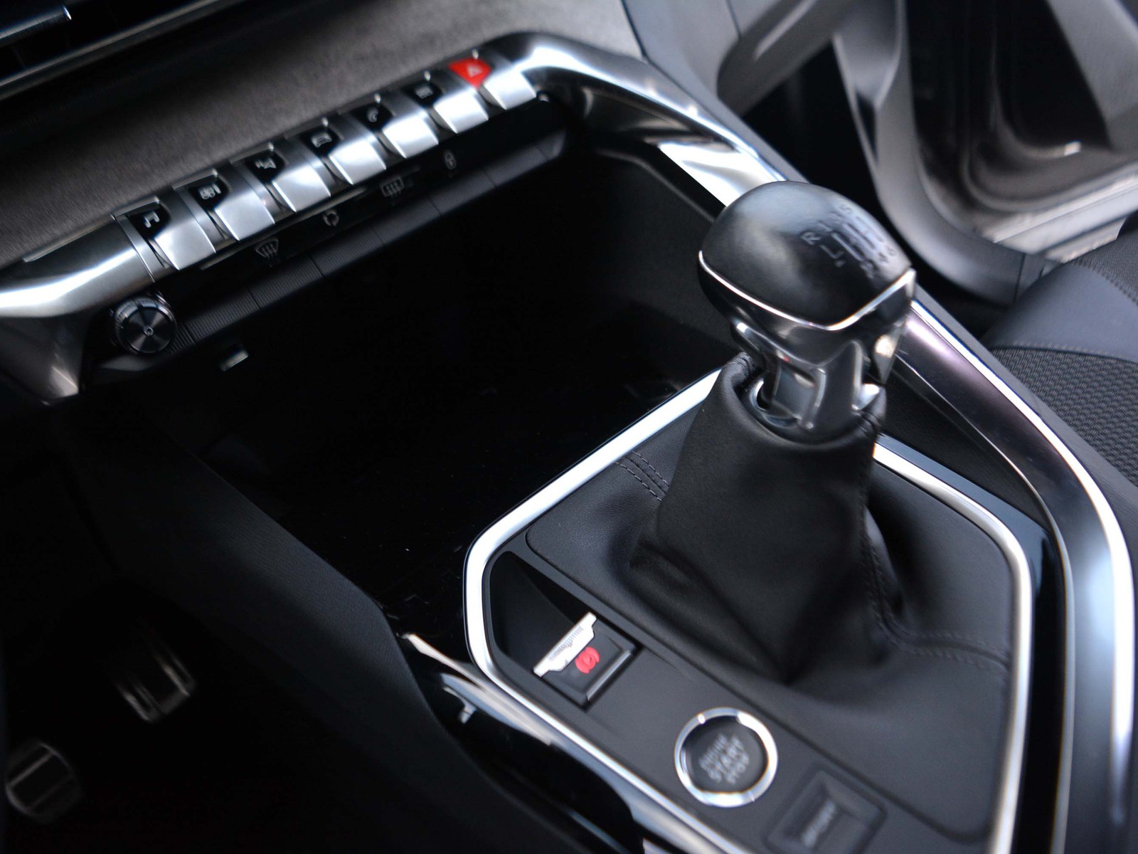 12 - Peugeot 3008 1.2 puretech turbo gt s&s