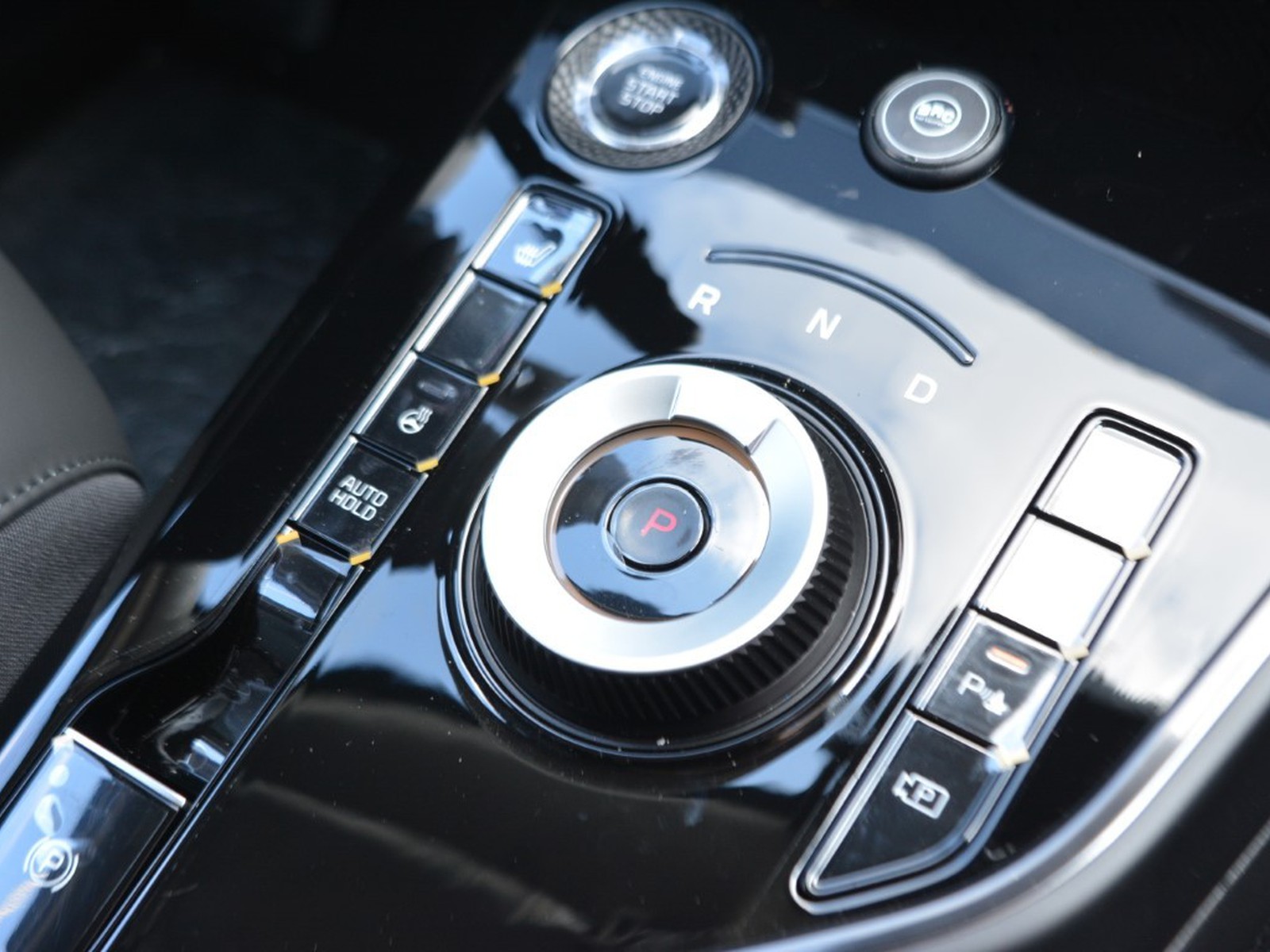 12 - Kia Niro 1.6 gdi hev tri-fuel 126cv evolution dct6