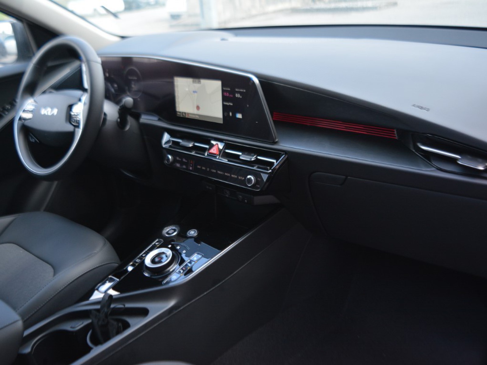 8 - Kia Niro 1.6 gdi hev tri-fuel 126cv evolution dct6