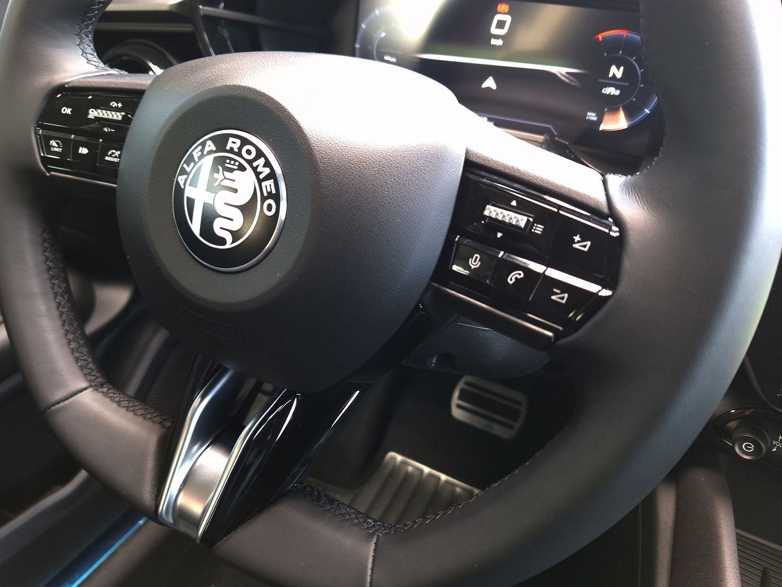 20 - Alfa Romeo Junior 1.2 hybrid 145cv ibrida ti edct6