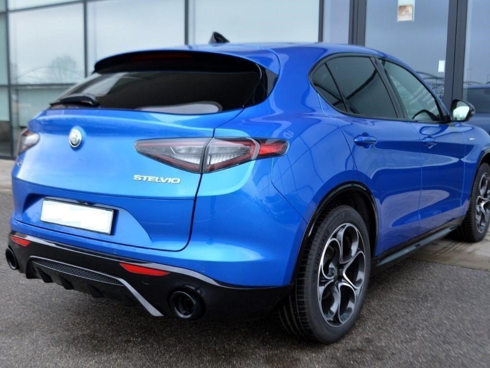 3 - Alfa Romeo Stelvio 2.2 turbo 210cv veloce q4 at8