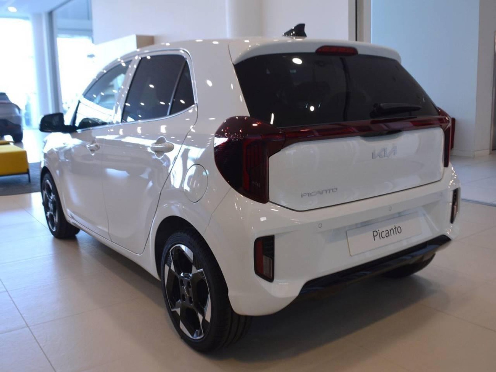 4 - Kia Picanto 1.0 gdi style amt