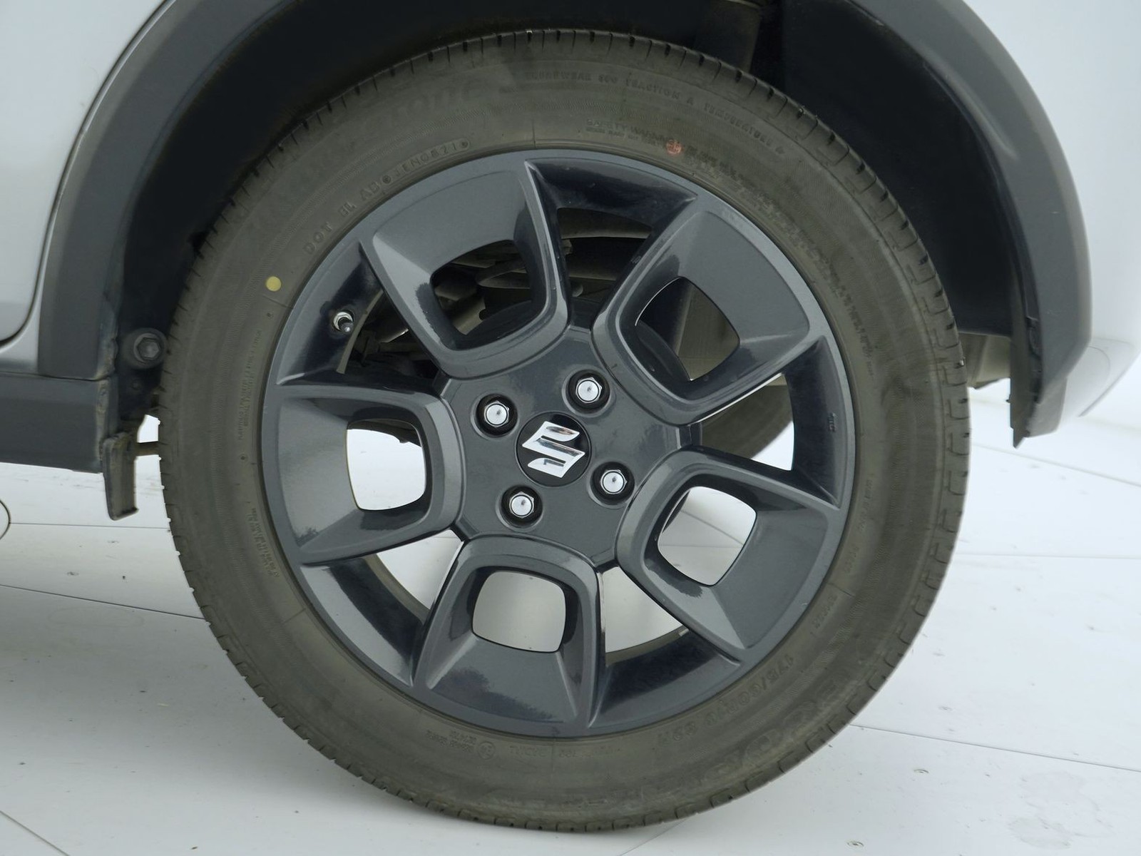12 - Suzuki Ignis 1.2 dualjet hybrid top 2wd