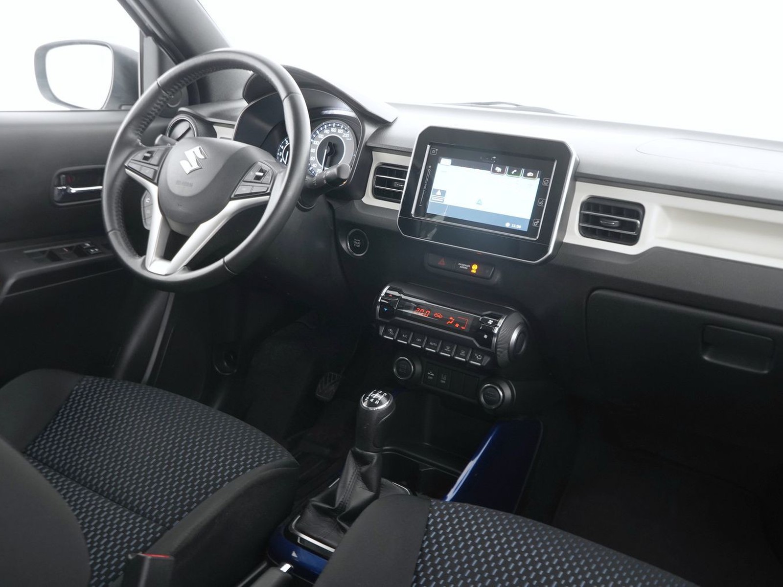 6 - Suzuki Ignis 1.2 dualjet hybrid top 2wd