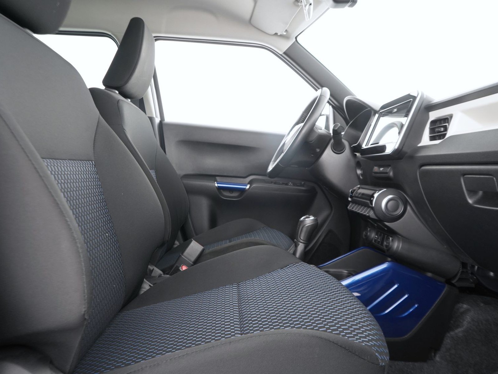 8 - Suzuki Ignis 1.2 dualjet hybrid top 2wd