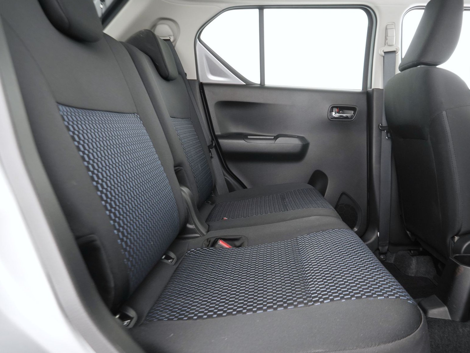 9 - Suzuki Ignis 1.2 dualjet hybrid top 2wd
